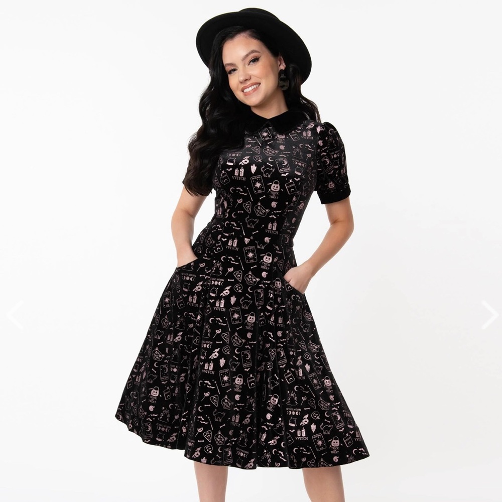 Collectif Spooky Halloween Retro Velvet Print Peta Swing Dress